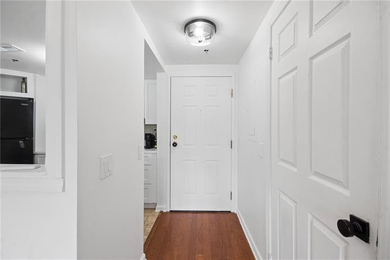 1 bedroom, 1 bathroom, 750 sq ft condominium for sale at 1 Biscayne Drive 705, Atlanta, GA 30309 — photo 8