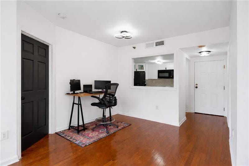 1 bedroom, 1 bathroom, 750 sq ft condominium for sale at 1 Biscayne Drive 705, Atlanta, GA 30309 — photo 9