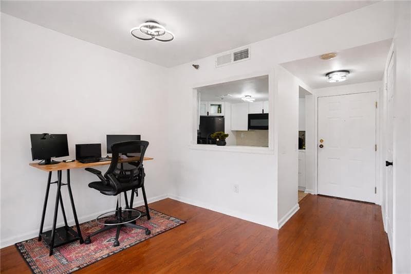 1 bedroom, 1 bathroom, 750 sq ft condominium for sale at 1 Biscayne Drive 705, Atlanta, GA 30309 — photo 10