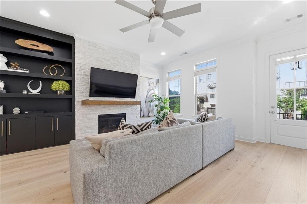 3 bedroom, 4 bathroom, 2,240 sq ft townhouse for sale at 3554 Parkside Way, Brookhaven, GA 30319 — photo 2