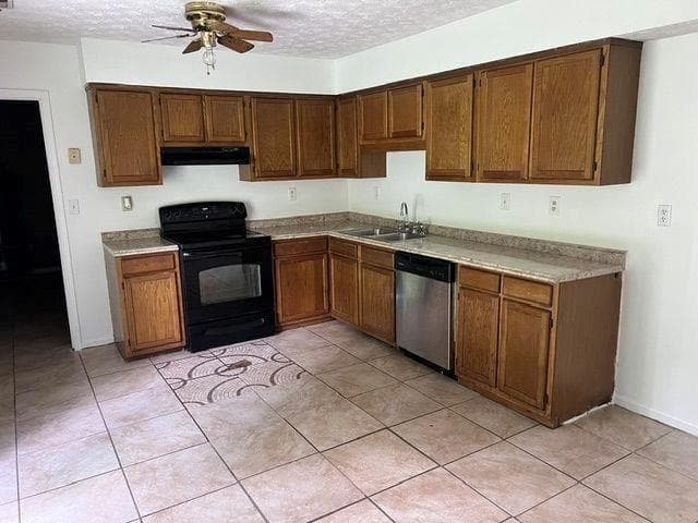 3 bedroom, 2 bathroom, 1,150 sq ft single family residence for sale at 5370 Garvey Drive, Fairburn, GA 30213 — photo 4