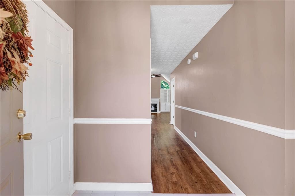 2 bedroom, 2 bathroom, 1,213 sq ft single family residence for sale at 11 Santa Rosa Way, Newnan, GA 30265 — photo 2