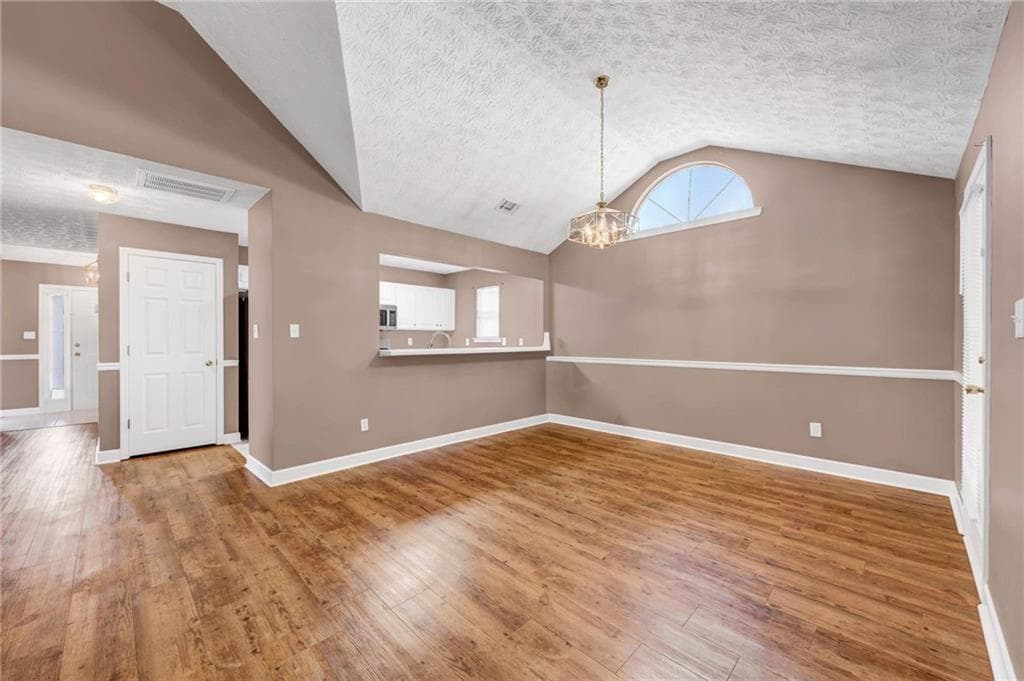 2 bedroom, 2 bathroom, 1,213 sq ft single family residence for sale at 11 Santa Rosa Way, Newnan, GA 30265 — photo 5