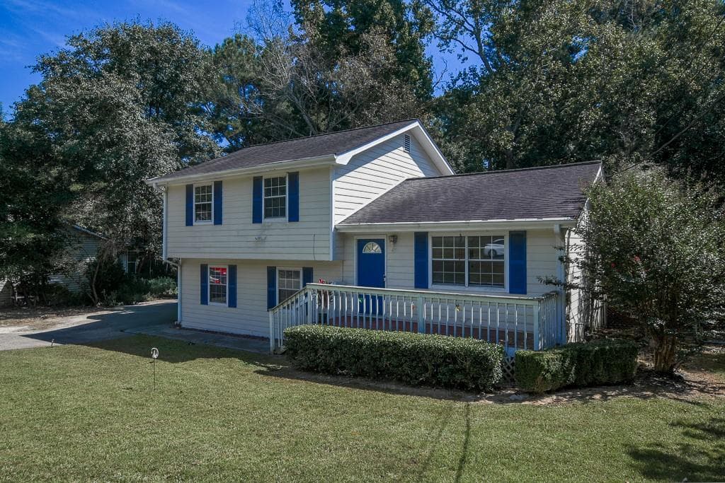 4 bedroom, 2 bathroom, 1,494 sq ft single family residence for sale at 1331 Sunsweet Drive, Lawrenceville, GA 30043 — photo 2