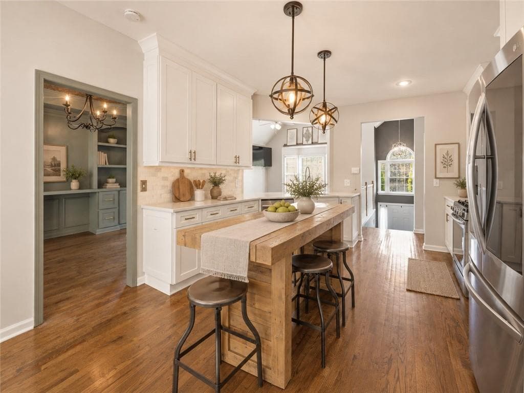 3 bedroom, 3 bathroom, 4,496 sq ft single family residence for sale at 2041 Castlemaine Circle, Woodstock, GA 30189 — photo 5
