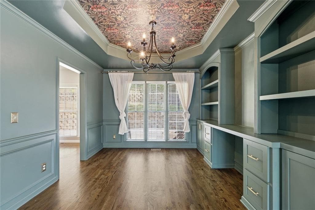 3 bedroom, 3 bathroom, 4,496 sq ft single family residence for sale at 2041 Castlemaine Circle, Woodstock, GA 30189 — photo 6
