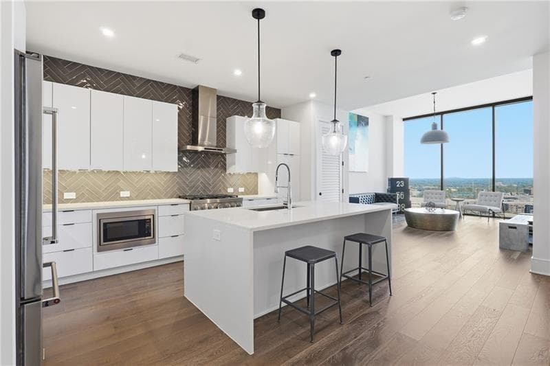 1 bedroom, 1 bathroom, 949 sq ft condominium for sale at 788 W Marietta Street 1806, Atlanta, GA 30318