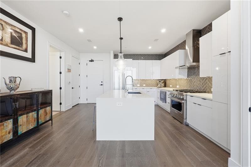 1 bedroom, 1 bathroom, 949 sq ft condominium for sale at 788 W Marietta Street 1806, Atlanta, GA 30318 — photo 4