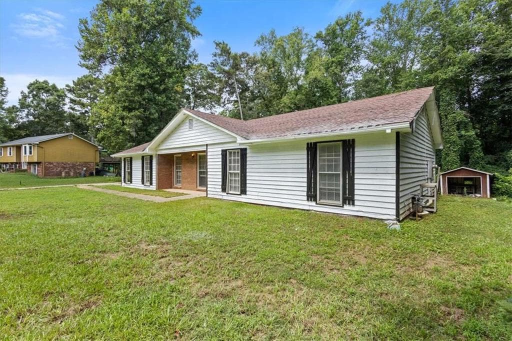 3 bedroom, 2 bathroom, 1,147 sq ft single family residence for sale at 160 Derby Country Drive, Ellenwood, GA 30294 — photo 3