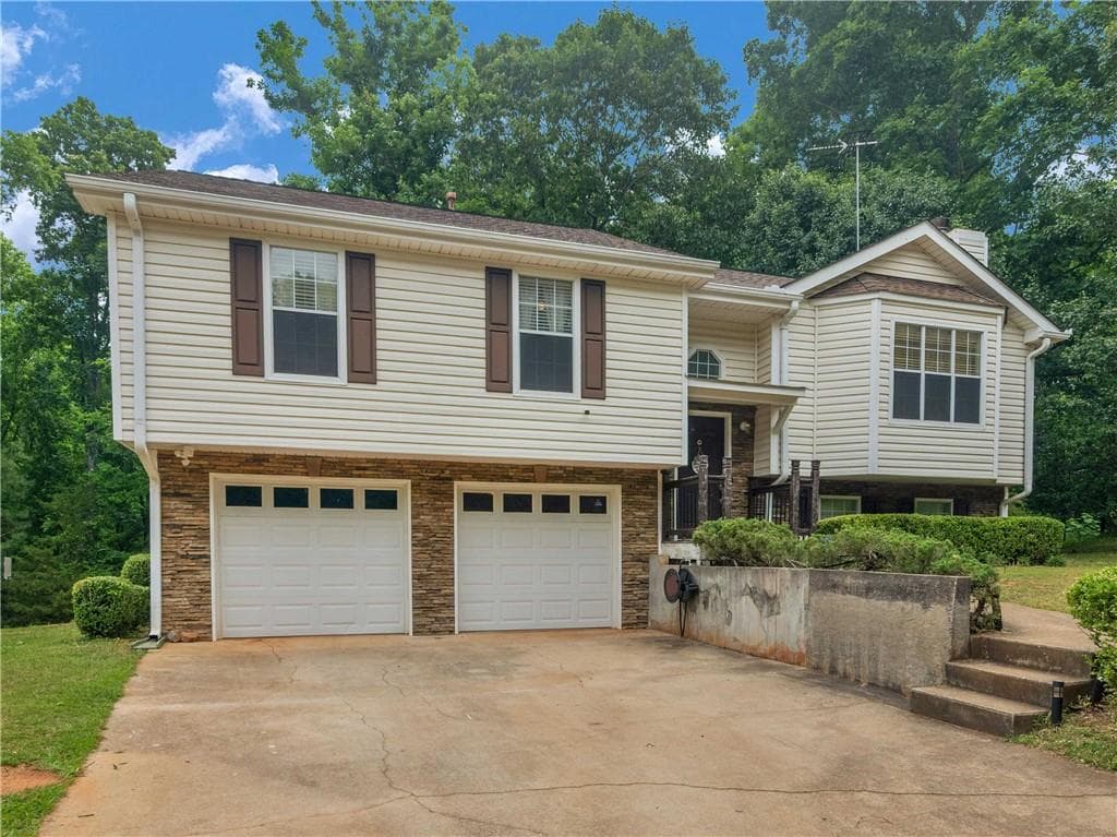5 bedroom, 2 bathroom, 1,912 sq ft single family residence for sale at 100 Sable Circle, Covington, GA 30016