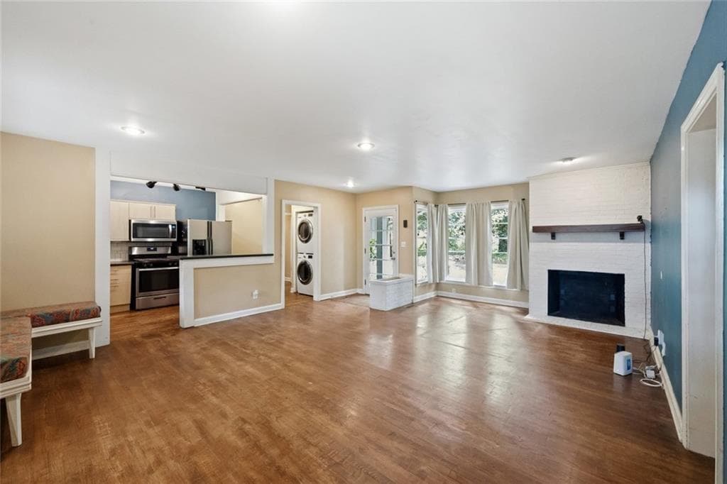 3 bedroom, 2 bathroom, 1,327 sq ft single family residence for sale at 2764 Hogan Road, Atlanta, GA 30344 — photo 5