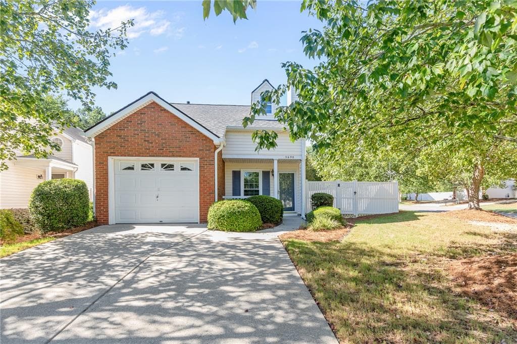 2 bedroom, 2 bathroom, 1,340 sq ft single family residence for sale at 3692 Avensong Village Circle, Milton, GA 30004