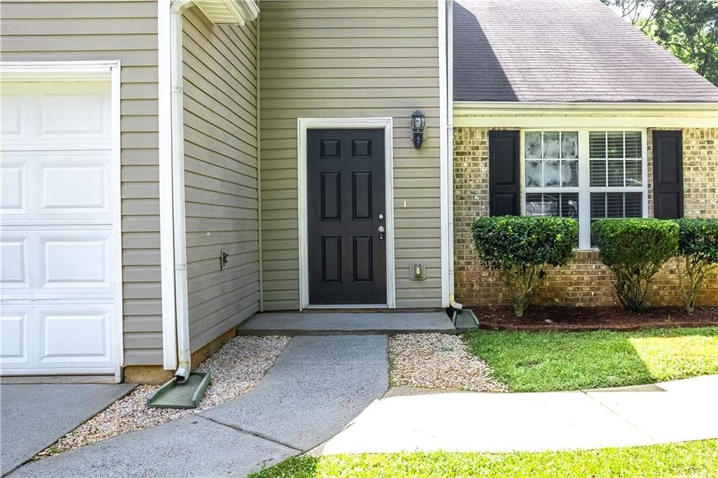 3 bedroom, 2 bathroom, 1,681 sq ft single family residence for rent at 2997 Sentinel Parkway, Lawrenceville, GA 30043 for $2,150 a month — photo 2