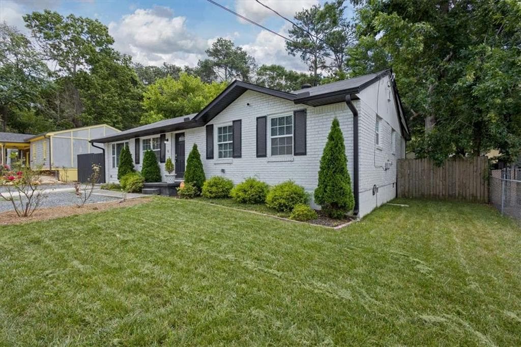 4 bedroom, 3 bathroom, 1,940 sq ft single family residence for sale at 255 Hummingbird Way, Riverdale, GA 30274 — photo 3