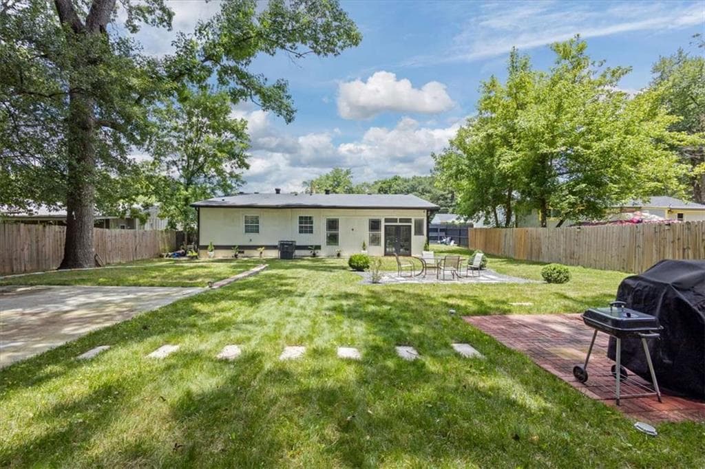 4 bedroom, 3 bathroom, 1,940 sq ft single family residence for sale at 255 Hummingbird Way, Riverdale, GA 30274 — photo 6
