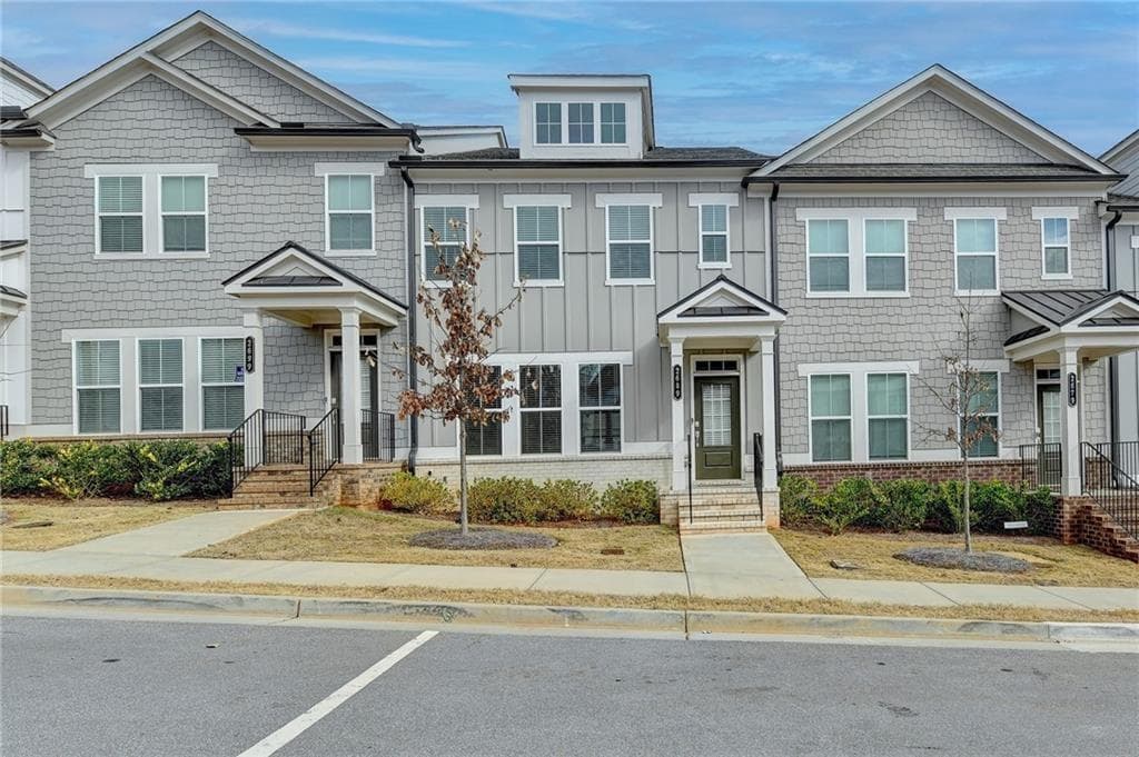 3 bedroom, 4 bathroom, 2,420 sq ft townhouse for sale at 2689 Richmond Row Drive, Suwanee, GA 30024