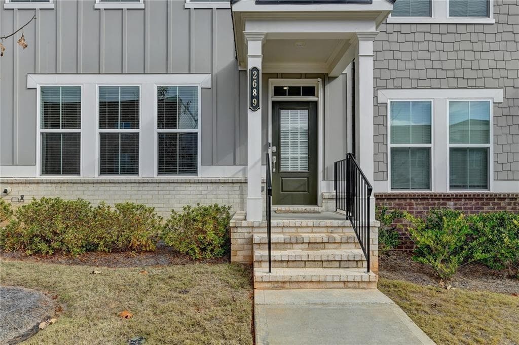 3 bedroom, 4 bathroom, 2,420 sq ft townhouse for sale at 2689 Richmond Row Drive, Suwanee, GA 30024 — photo 3