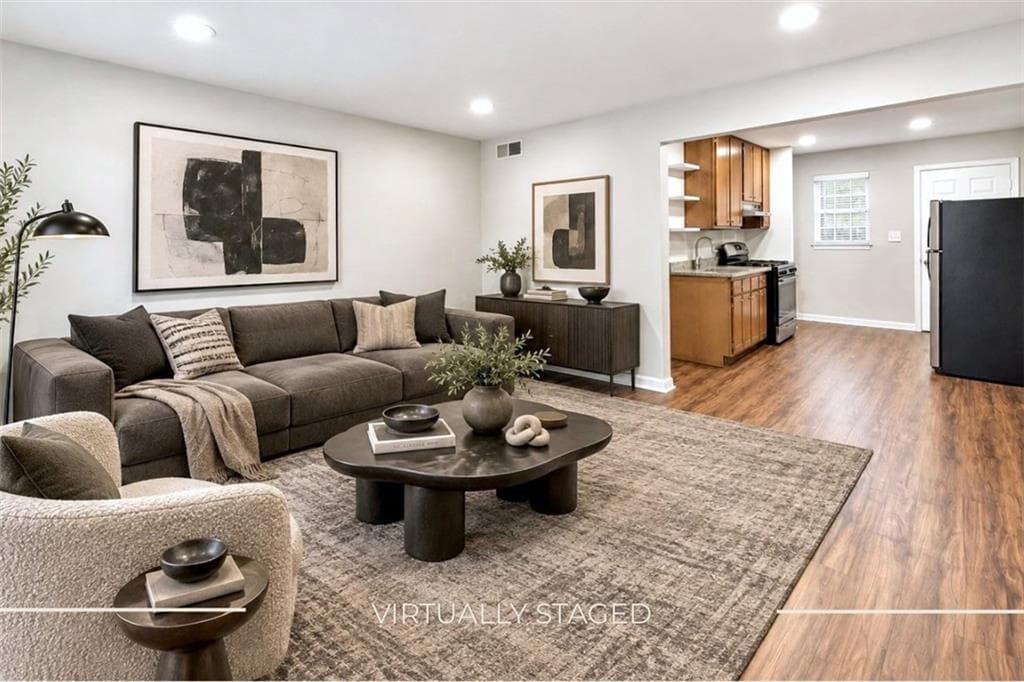2 bedroom, 1 bathroom, 800 sq ft apartment for rent at 3203 E Point Street 5, Atlanta, GA 30344 for $1,195 a month — photo 1 of 14