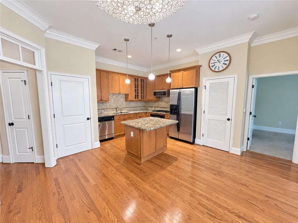 2 bedroom, 2 bathroom, 1,164 sq ft condominium for rent at 11 Perimeter Center 1408, Dunwoody, GA 30346 for $2,350 a month — photo 9
