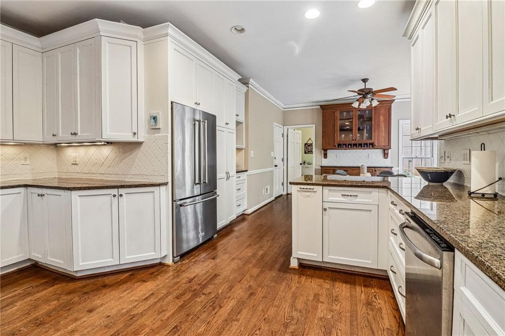 4 bedroom, 5 bathroom, 4,313 sq ft single family residence for sale at 415 Holly Stream Trail, Roswell, GA 30075 — photo 10