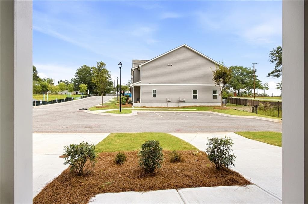 3 bedroom, 3 bathroom, 1,585 sq ft townhouse for sale at 13 Sparks Way, Austell, GA 30106 — photo 4