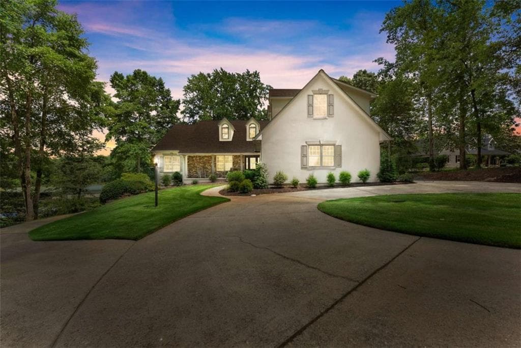 5 bedroom, 4 bathroom, 4,488 sq ft single family residence for sale at 5825 Sweetbottom Lane, Clermont, GA 30527 — photo 2