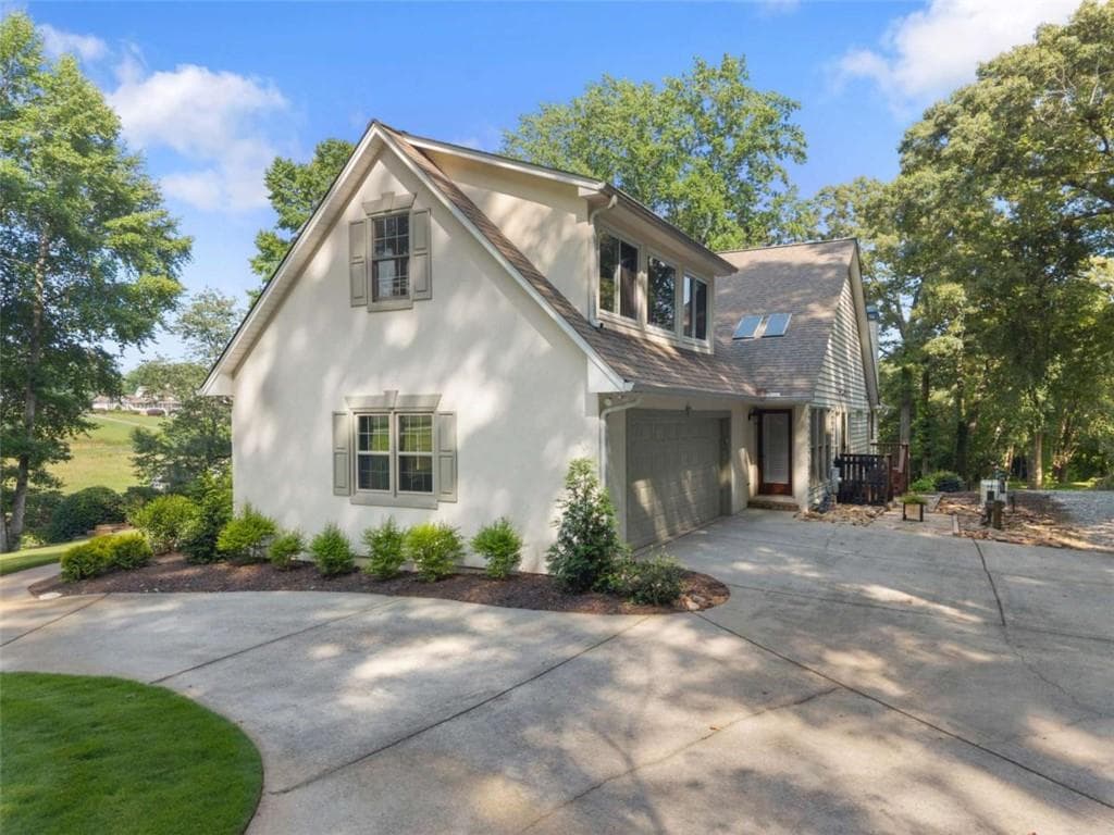 5 bedroom, 4 bathroom, 4,488 sq ft single family residence for sale at 5825 Sweetbottom Lane, Clermont, GA 30527 — photo 3