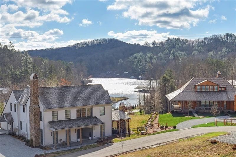 4 bedroom, 5 bathroom, 3,333 sq ft single family residence for sale at 90 Cove View Lane, Clarkesville, GA 30523 — photo 5
