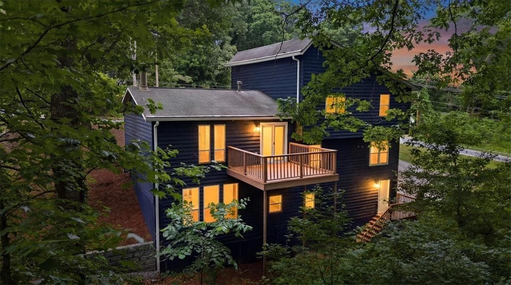 4 bedroom, 3 bathroom, 1,880 sq ft single family residence for sale at 5005 Green Forest Parkway, Smyrna, GA 30082 — photo 3