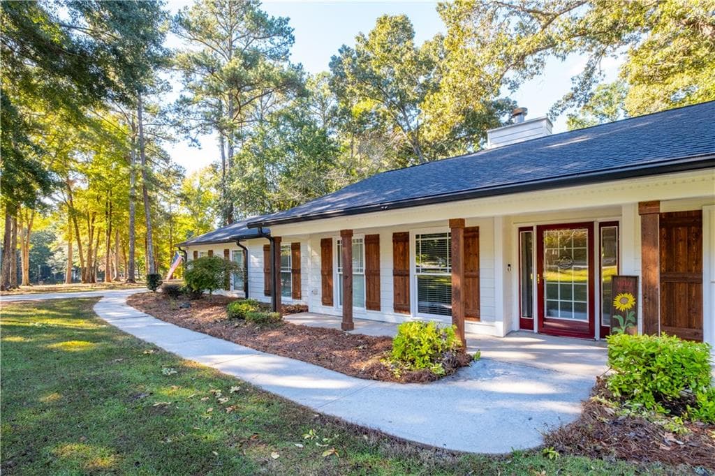 3 bedroom, 2 bathroom, 2,054 sq ft single family residence for sale at 166 Azalea Farms Road, Social Circle, GA 30025