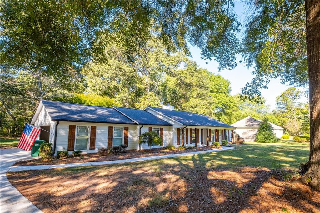 3 bedroom, 2 bathroom, 2,054 sq ft single family residence for sale at 166 Azalea Farms Road, Social Circle, GA 30025 — photo 6