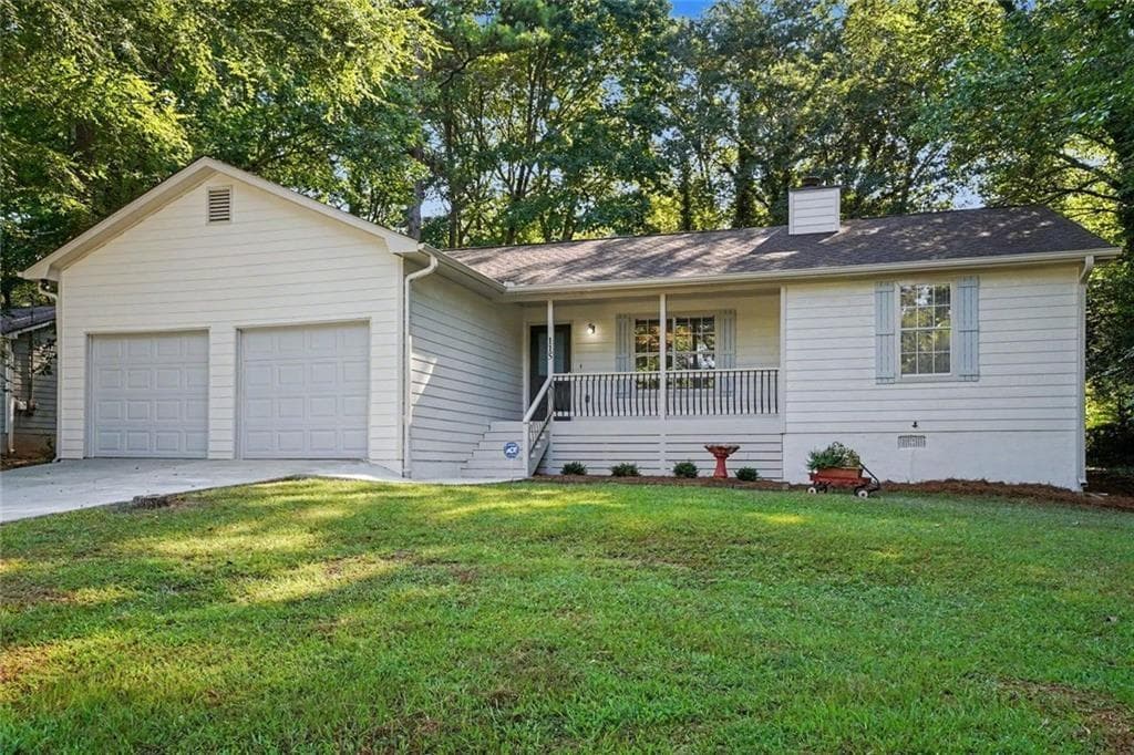 3 bedroom, 2 bathroom, 1,299 sq ft single family residence for sale at 115 Lakeview Drive, Stockbridge, GA 30281