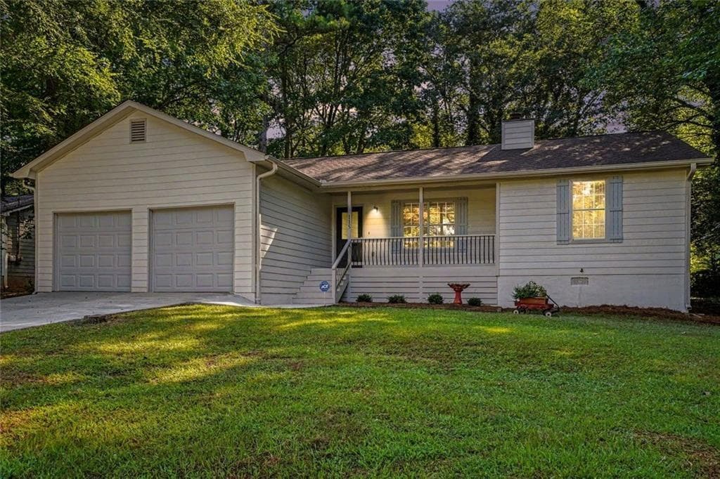 3 bedroom, 2 bathroom, 1,299 sq ft single family residence for sale at 115 Lakeview Drive, Stockbridge, GA 30281 — photo 2