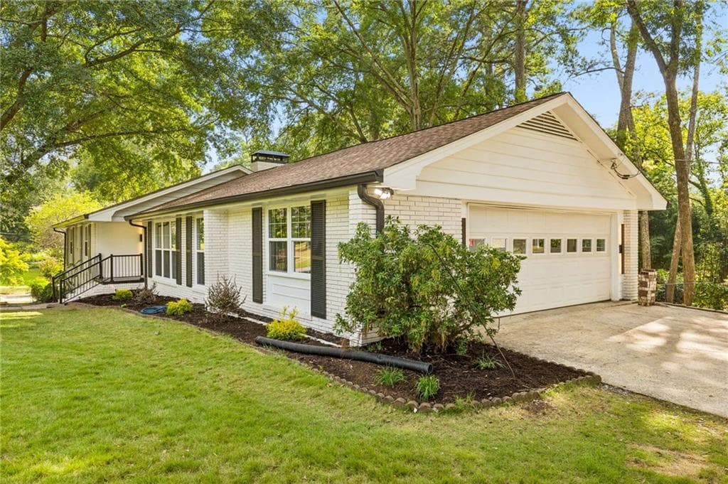 5 bedroom, 5 bathroom, 3,542 sq ft single family residence for sale at 1896 Fisher Trail, Atlanta, GA 30345 — photo 2