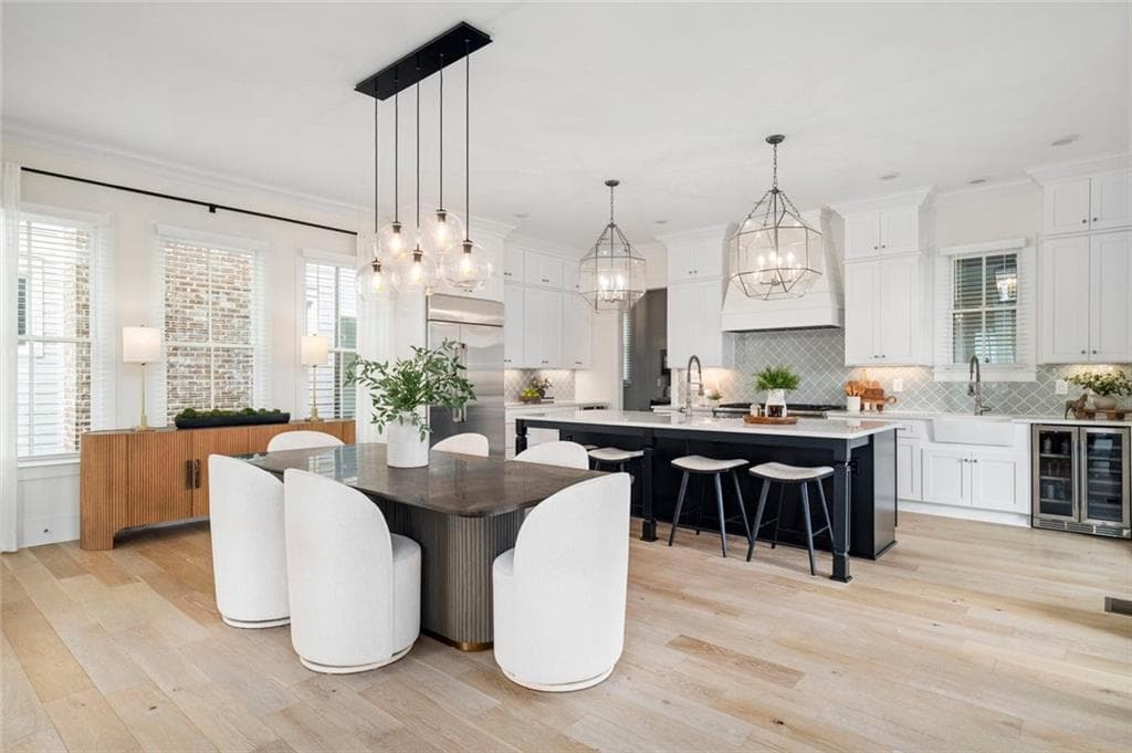 4 bedroom, 4 bathroom, 3,601 sq ft single family residence for sale at 2022 Village Walk, Milton, GA 30004 — photo 4