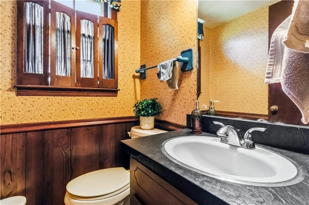 4 bedroom, 3 bathroom, 2,043 sq ft single family residence for sale at 4532 King Lear Drive, Stone Mountain, GA 30083 — photo 9