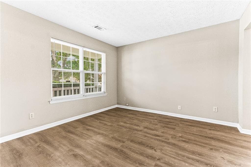 4 bedroom, 3 bathroom, 2,288 sq ft single family residence for sale at 2835 Storybook Court, Grayson, GA 30017 — photo 6