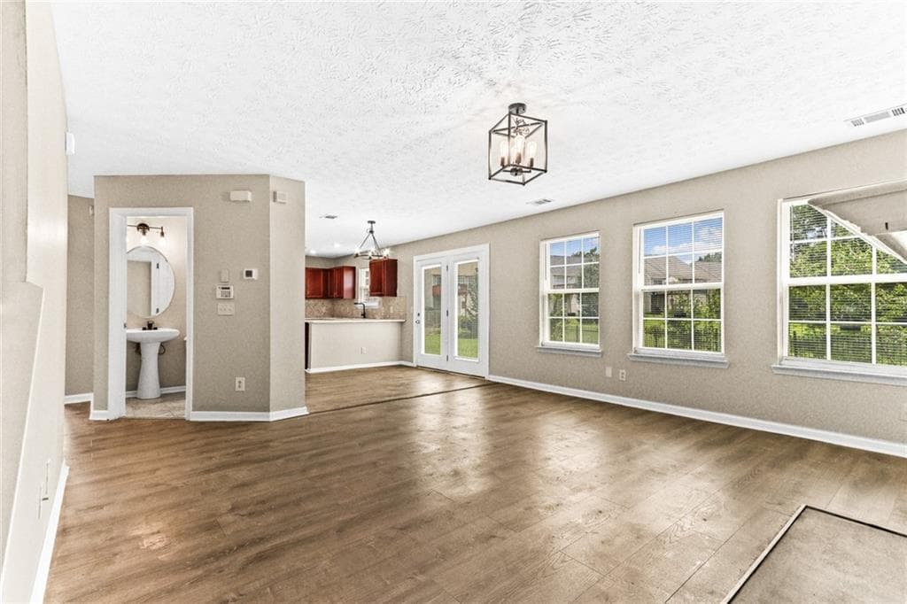 4 bedroom, 3 bathroom, 2,288 sq ft single family residence for sale at 2835 Storybook Court, Grayson, GA 30017 — photo 10