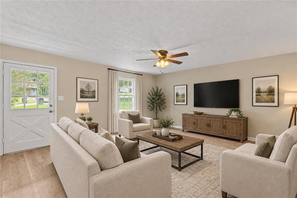 3 bedroom, 2 bathroom, 1,316 sq ft single family residence for sale at 285 Amanda Court, Stockbridge, GA 30281 — photo 3