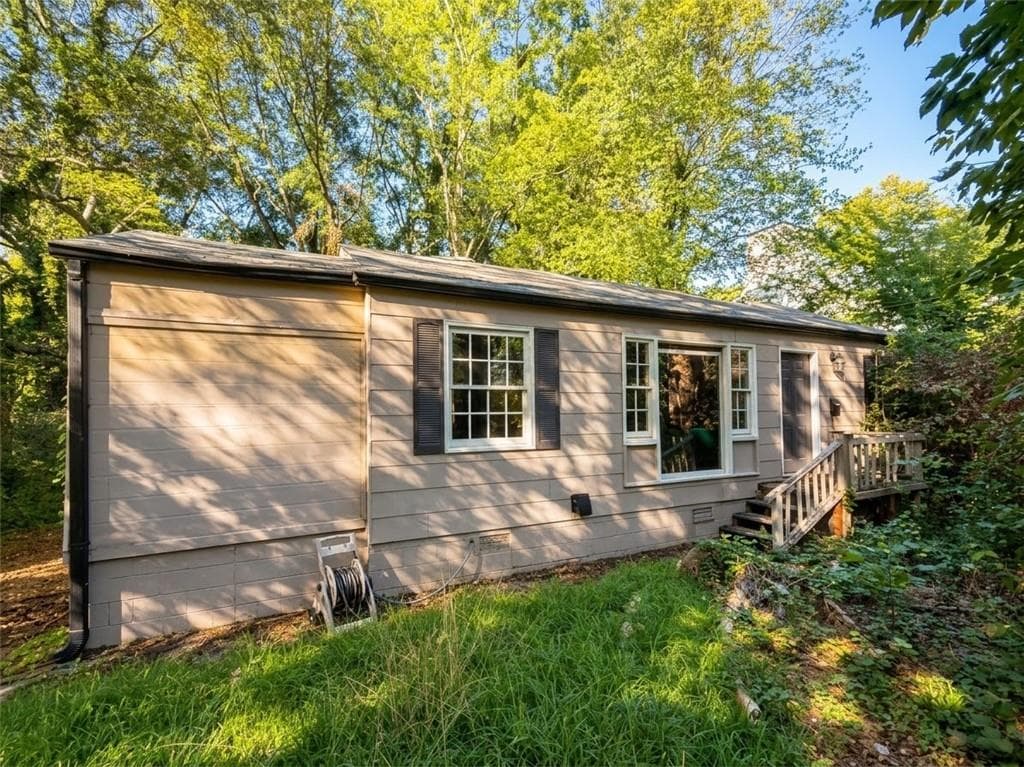3 bedroom, 2 bathroom, 1,148 sq ft single family residence for sale at 2133 Woodberry Avenue, East Point, GA 30344 — photo 1 of 10
