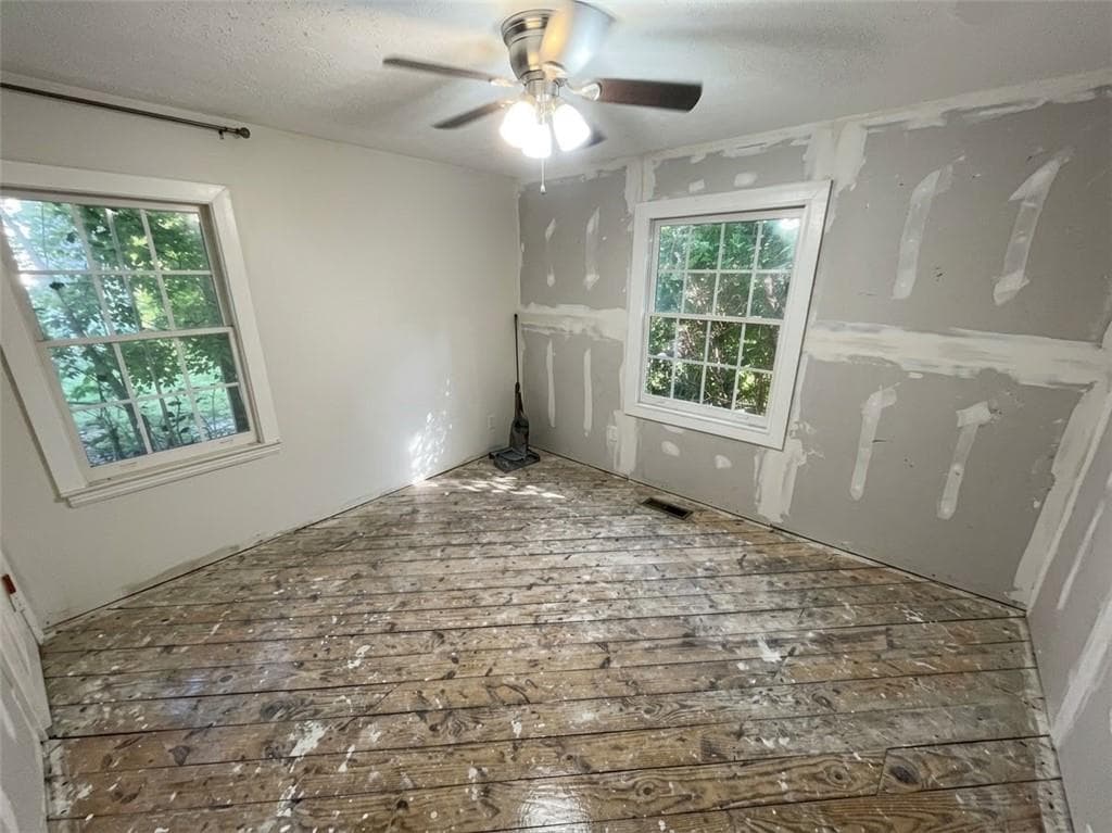 3 bedroom, 2 bathroom, 1,148 sq ft single family residence for sale at 2133 Woodberry Avenue, East Point, GA 30344 — photo 9