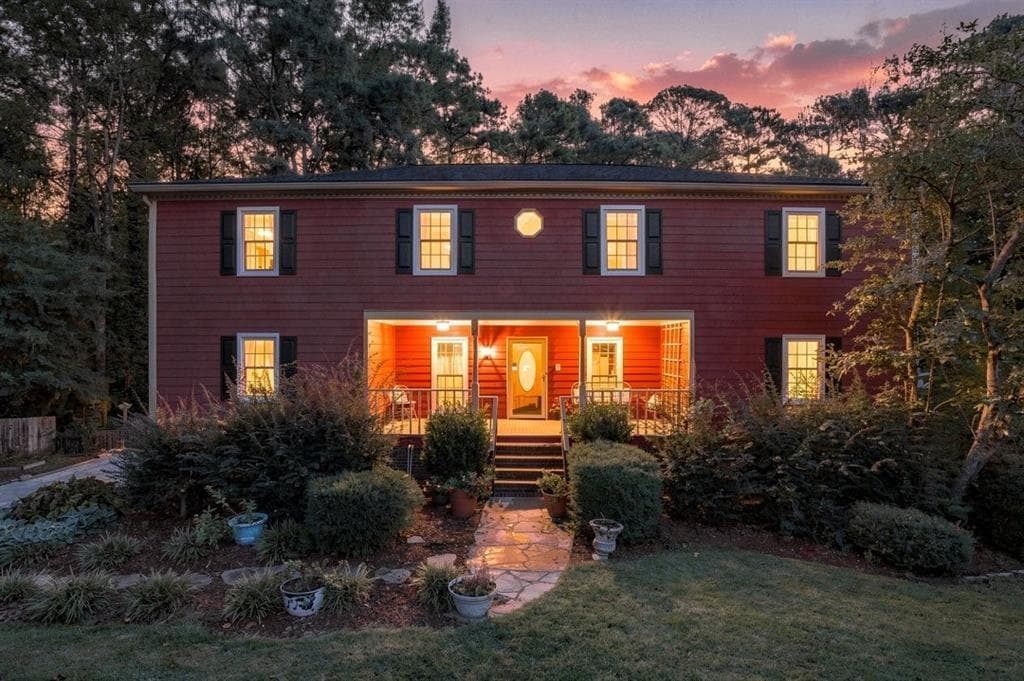 5 bedroom, 3 bathroom, 4,256 sq ft single family residence for sale at 144 Shadow Lake Drive, Lilburn, GA 30047 — photo 4