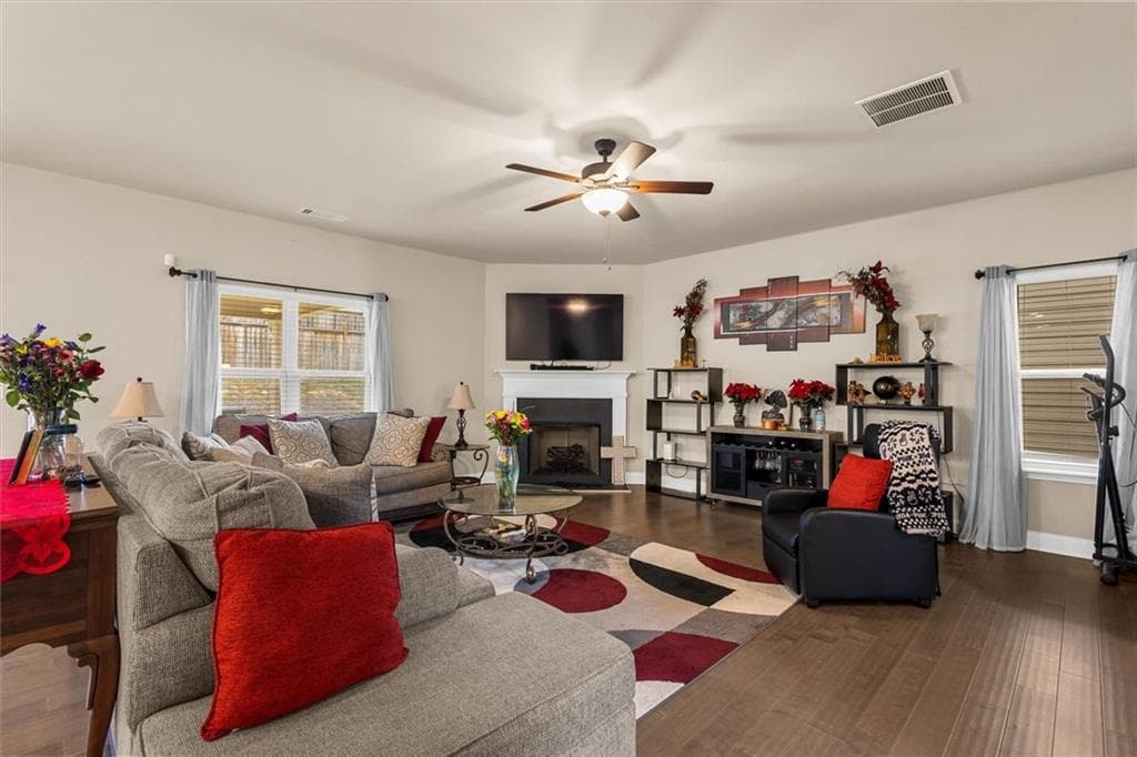 4 bedroom, 3 bathroom, 3,119 sq ft single family residence for sale at 1187 Kingston Hill Drive, Loganville, GA 30052 — photo 5
