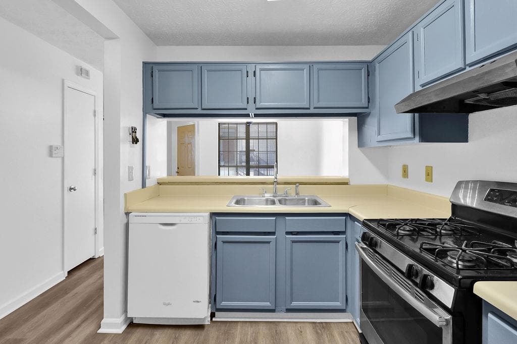3 bedroom, 2 bathroom, 1,060 sq ft condominium for sale at 765 Windchase Lane, Stone Mountain, GA 30083 — photo 3