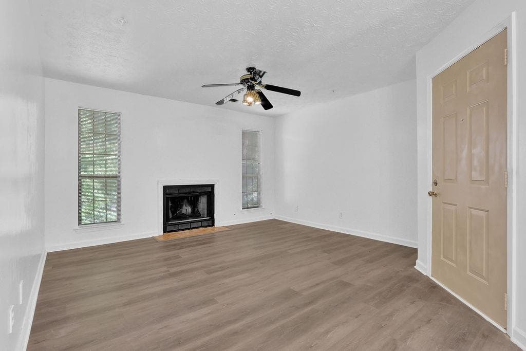 3 bedroom, 2 bathroom, 1,060 sq ft condominium for sale at 765 Windchase Lane, Stone Mountain, GA 30083 — photo 4
