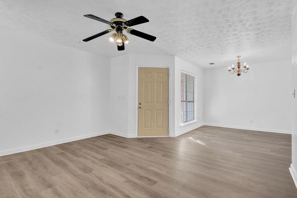 3 bedroom, 2 bathroom, 1,060 sq ft condominium for sale at 765 Windchase Lane, Stone Mountain, GA 30083 — photo 6