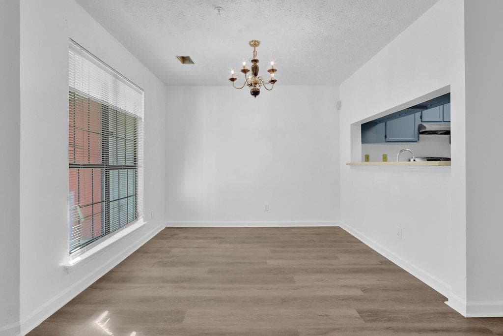 3 bedroom, 2 bathroom, 1,060 sq ft condominium for sale at 765 Windchase Lane, Stone Mountain, GA 30083 — photo 8