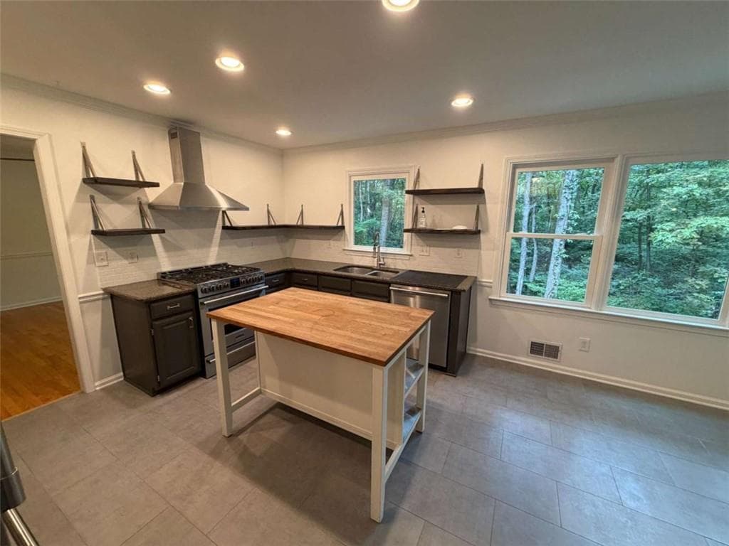 4 bedroom, 3 bathroom, 2,227 sq ft single family residence for rent at 190 Timber Oak Cove, Lawrenceville, GA 30043 for $2,695 a month — photo 9
