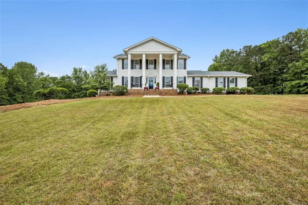 4 bedroom, 4 bathroom, 3,173 sq ft single family residence for sale at 32 Quail Run, Hoschton, GA 30548 — photo 2
