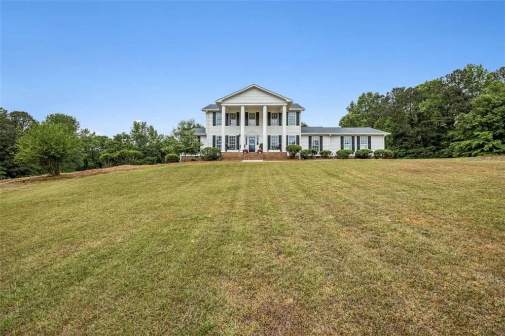 4 bedroom, 4 bathroom, 3,173 sq ft single family residence for sale at 32 Quail Run, Hoschton, GA 30548 — photo 4